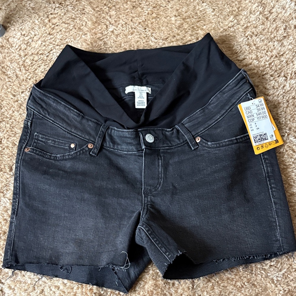 H & M Mama Maternity Shorts size small new with tags